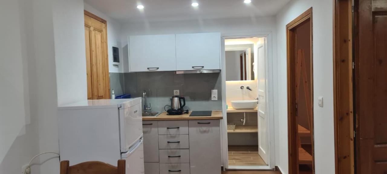 הימארה Apart-Hotel Llazari חדר תמונה